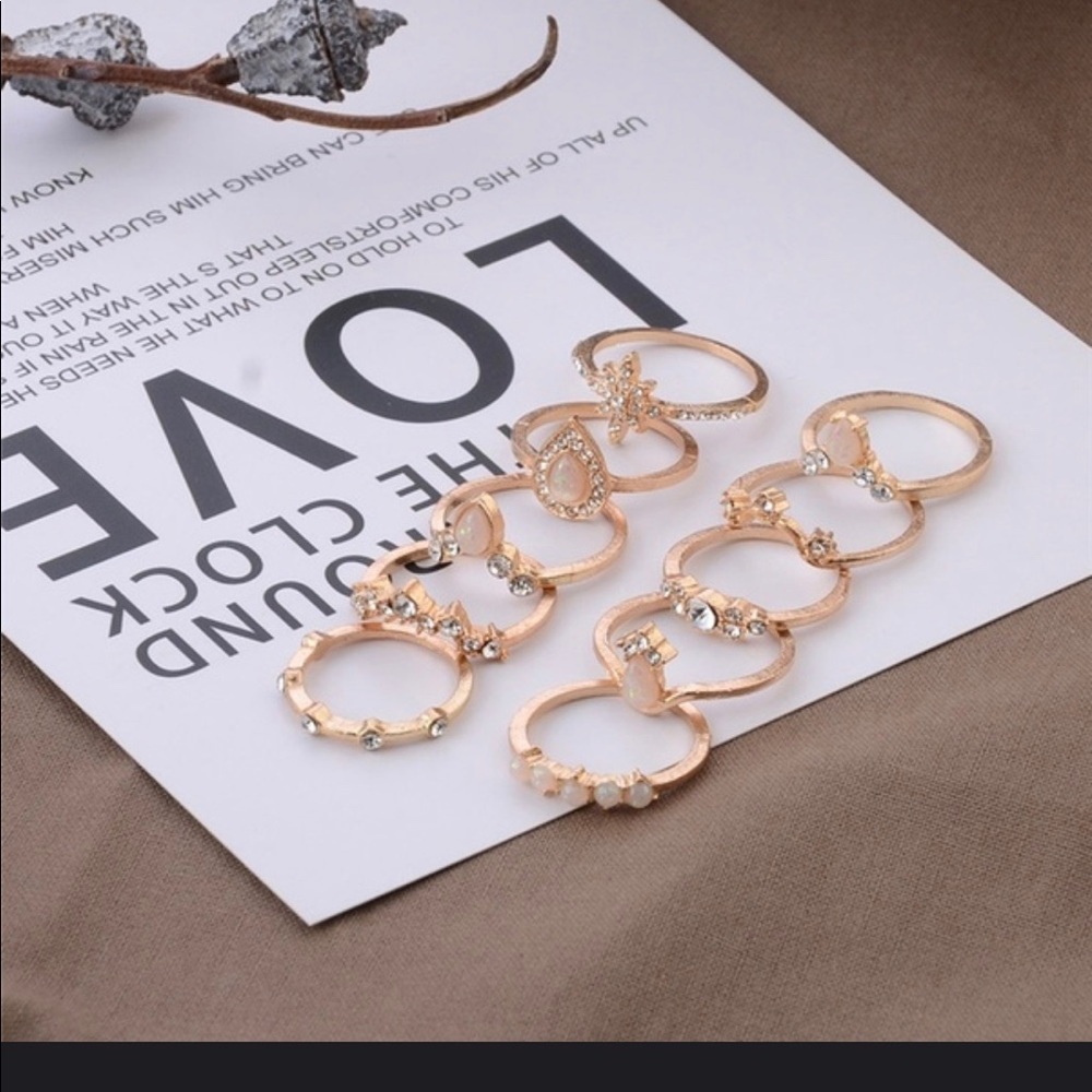 *LAST ONE*Gorgeous Gold Boho Ring Set - Picture 4 of 7